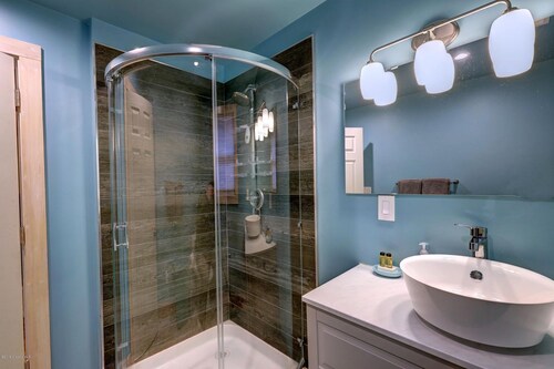 PT Retreat master suite 