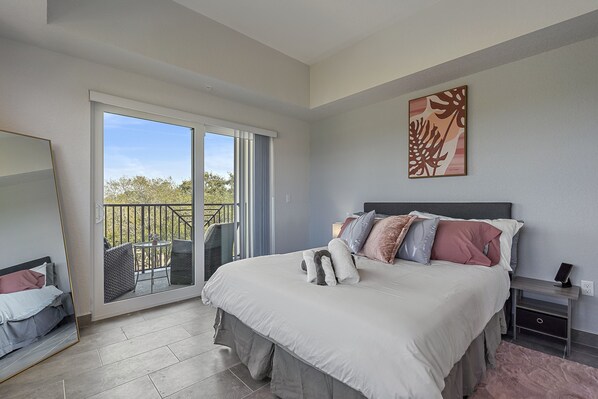 1 bedroom, in-room safe, iron/ironing board, free WiFi