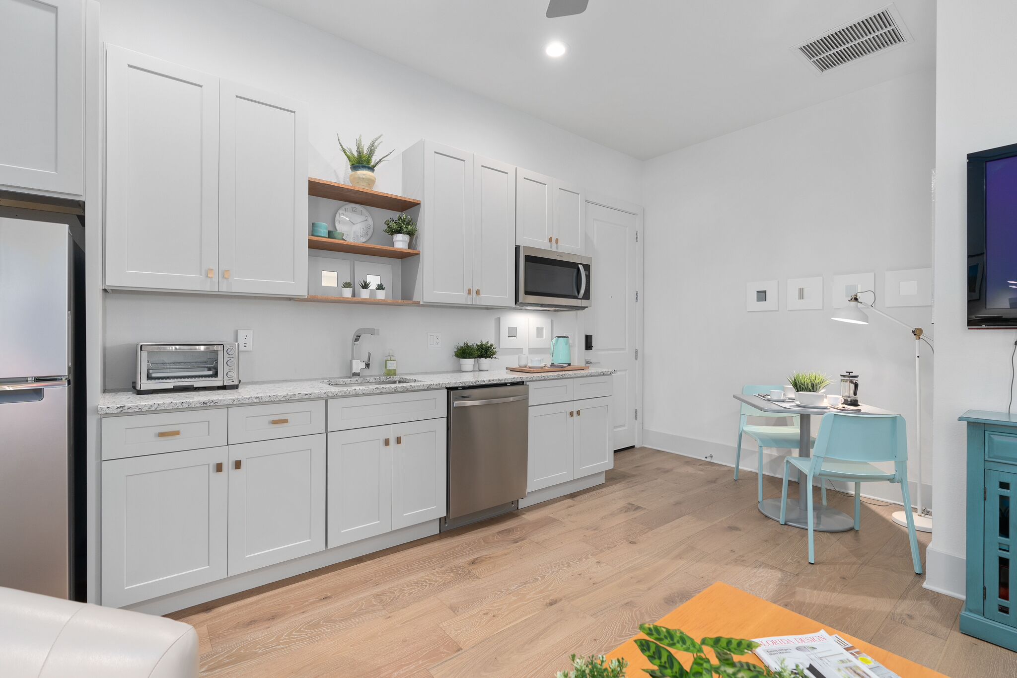 Located in the heart of lovely College Park easy access to downtown Orlando.