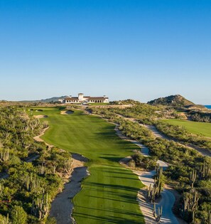 Golf - Ocean front luxury resort, This Spacious Resort Designed For Social Distancing (Cabo San Lucas)