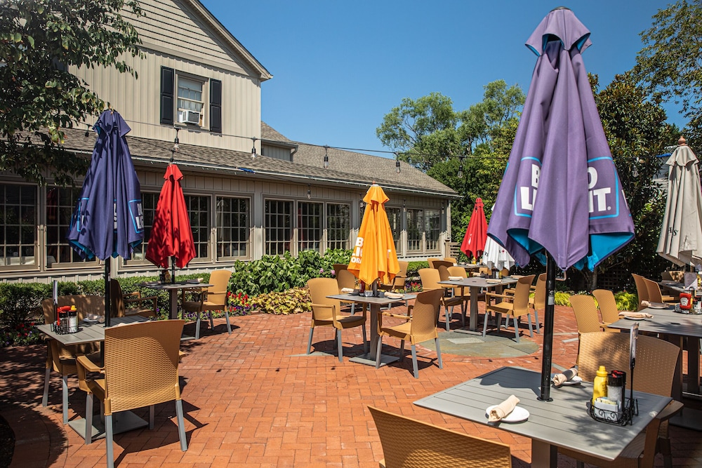 Plumsteadville Inn by null