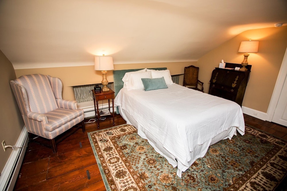 Plumsteadville Inn by null