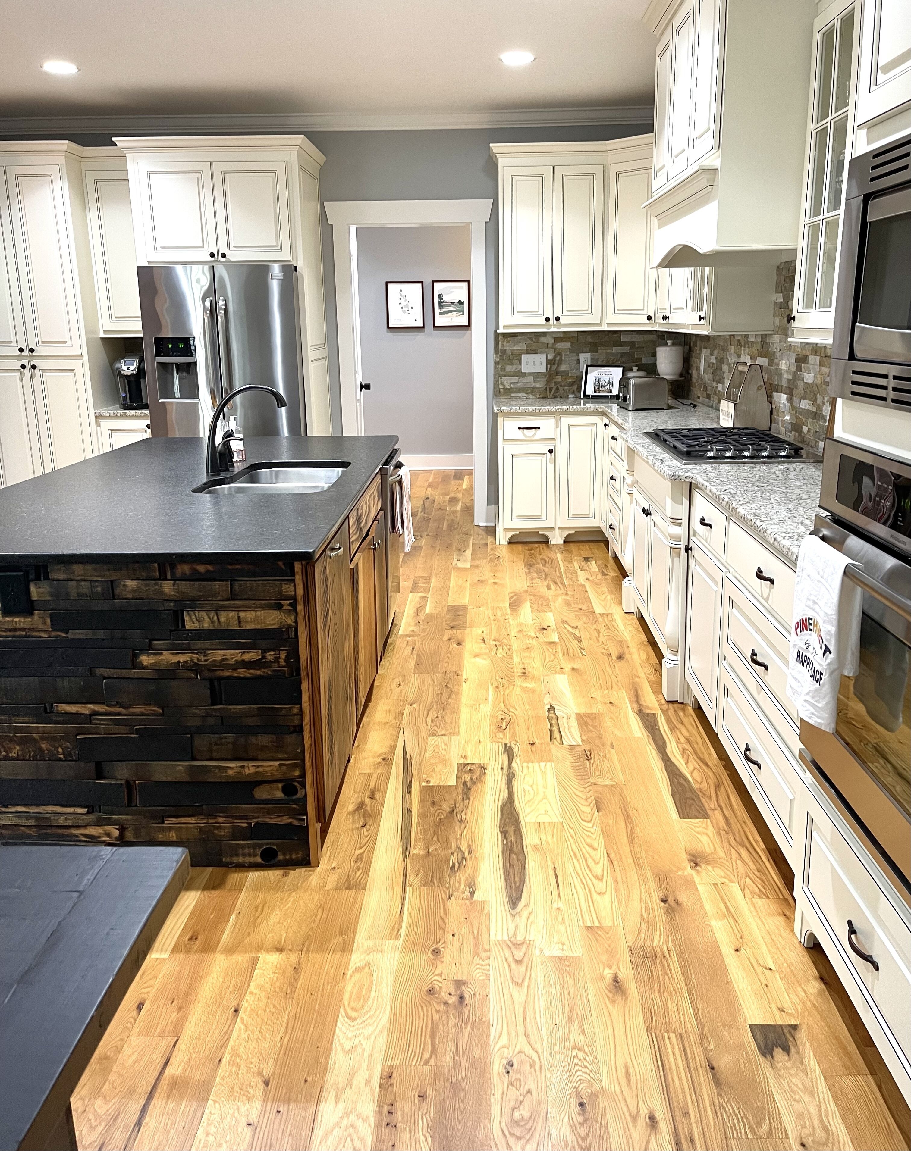 Beautiful & spacious home near Pinehurst resort & No. 2 clubhouse!