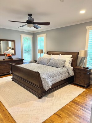 4 bedrooms, iron/ironing board, free WiFi, bed sheets