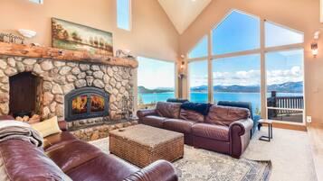 Télévision, cheminée