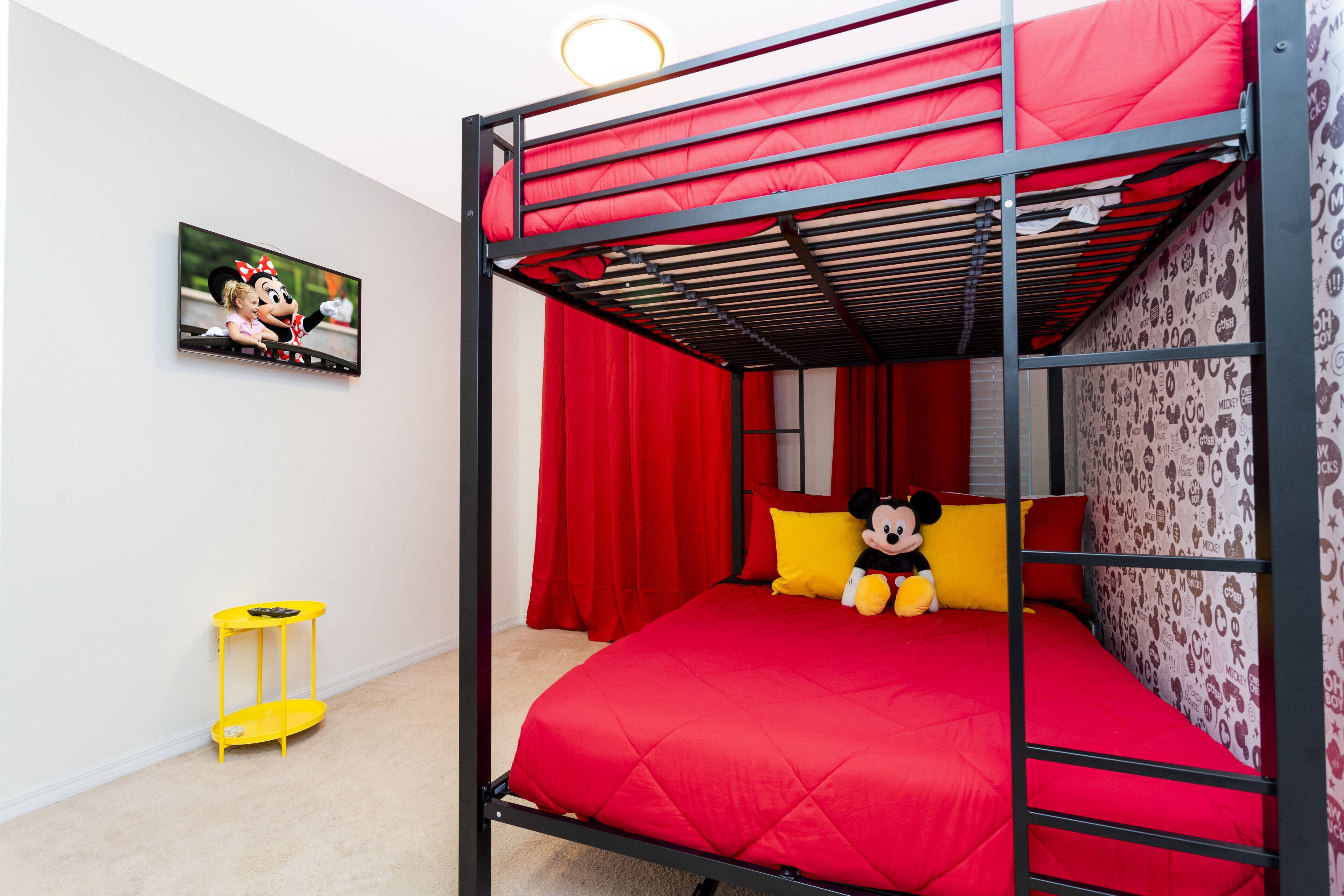 Cozy 3 bedroom home with Private Pool 4564