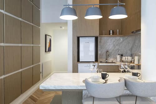 Apartment | Eigene Küche | Kühlschrank, Mikrowelle, Ofen, Geschirrspüler