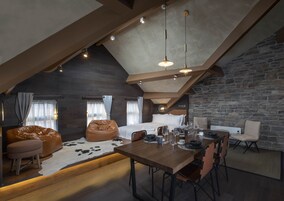 Double Room | Living area | Smart TV