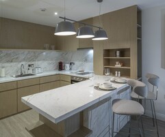 Refrigerador, microondas, horno, lavavajillas