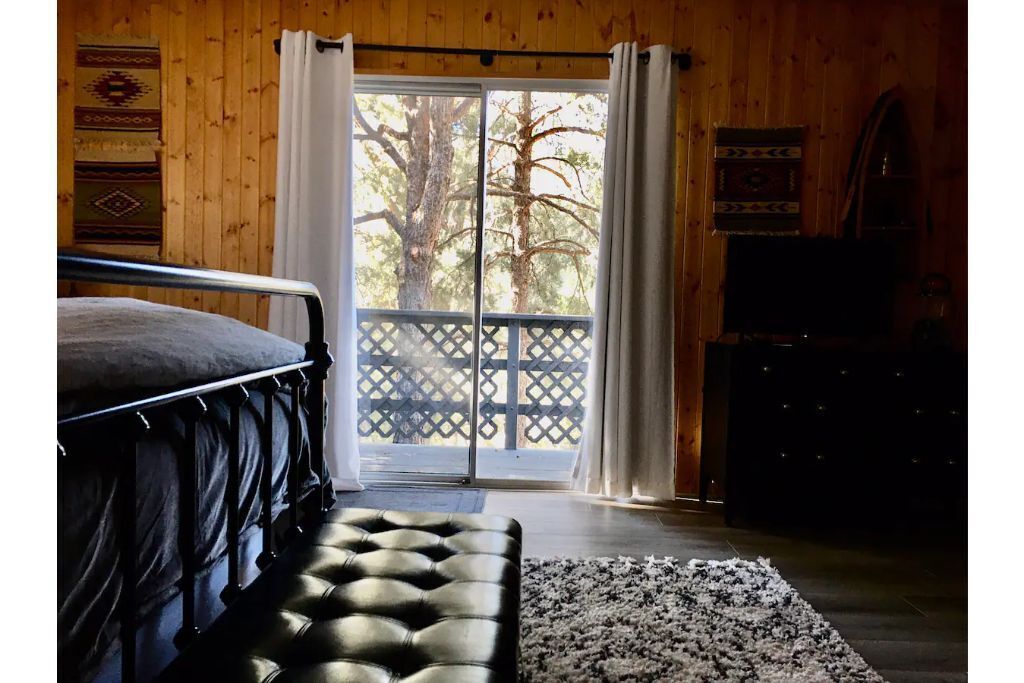 Mountain Hideaway: A Peaceful Mountain Retreat