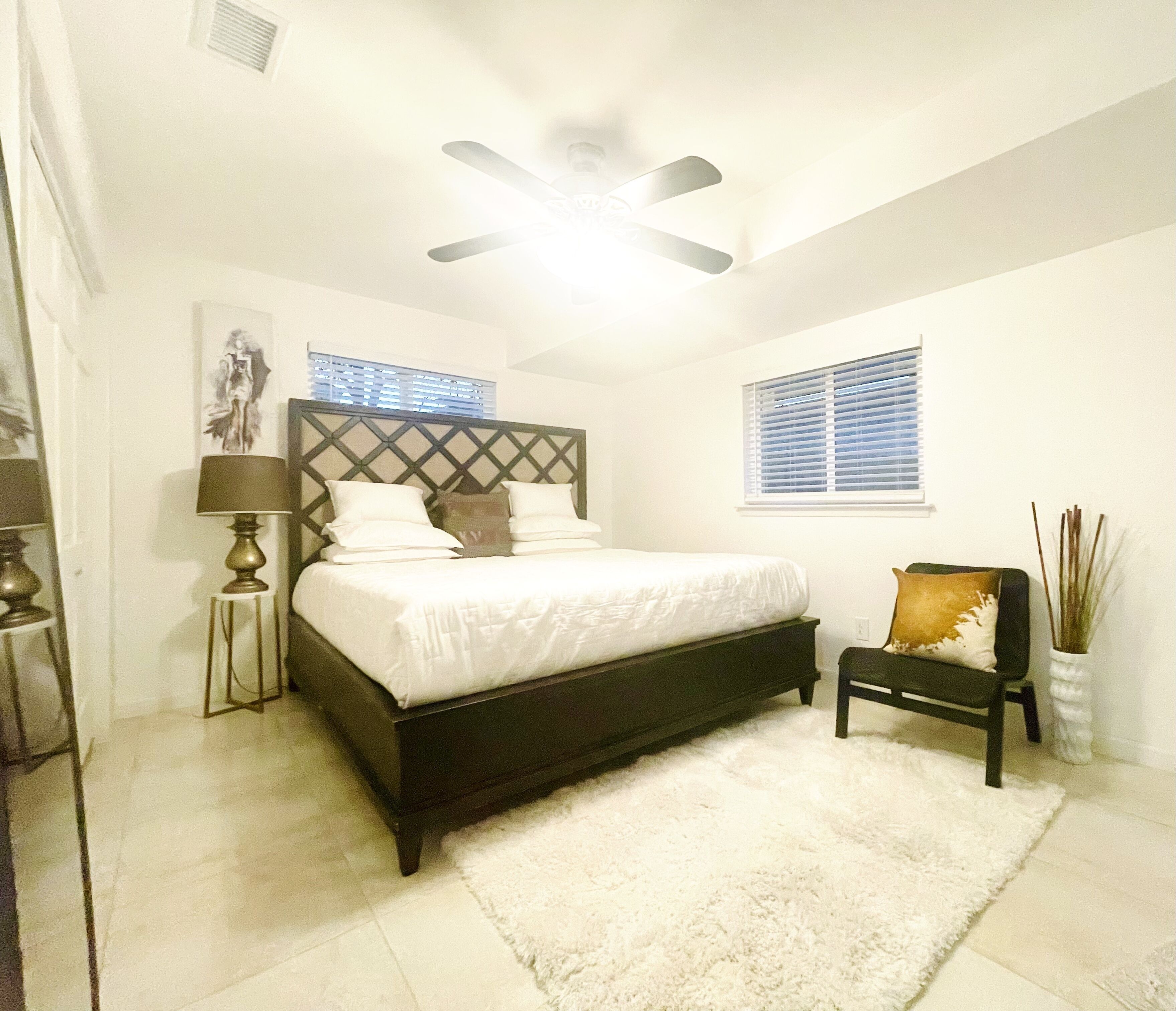 5 bedrooms, desk, iron/ironing board, WiFi