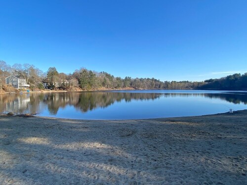 Whole House Steps from Pleasant Pond