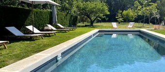 Charming Mas in the countryside, near the village of Lambesc, large garden,