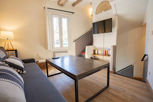 Charming little house in the heart of town