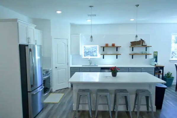 Private kitchen - Private Getaway w/Acreage, Fire Pit, Games & Grill (Leander)