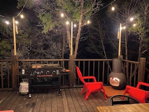 Outdoor dining - Private Getaway w/Acreage, Fire Pit, Games & Grill (Leander)