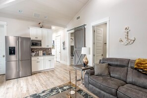 Smart TV, videojuegos, futbolito y estéreo 