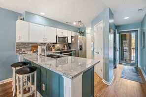 Fridge, microwave, oven, stovetop - Stunning 2BR Villa | 2nd Floor with Pool & 17th Hole Views (Pawleys Island)