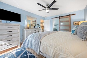 2 bedrooms, iron/ironing board, WiFi, bed sheets - Stunning 2BR Villa | 2nd Floor with Pool & 17th Hole Views (Pawleys Island)