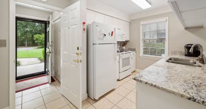 Fore Your Pleasure at Pawleys Plantation,Pet-friendly 2BR, ground floor, golf resort with pool.