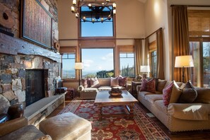 Televisie en een open haard