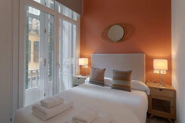 2 chambres, fer et planche à repasser, accès au Wi-Fi (inclus)