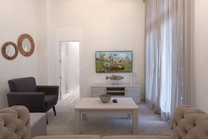 TV - Fresh Velazquez Apartment B (Málaga)