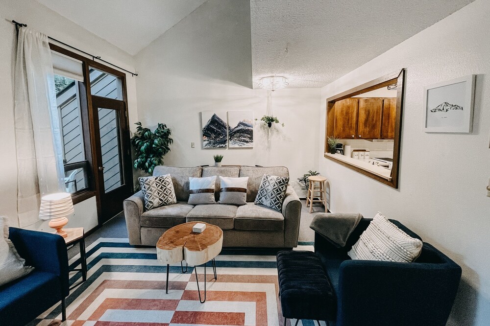 73SW - F/P - W/D - Sleeps 6