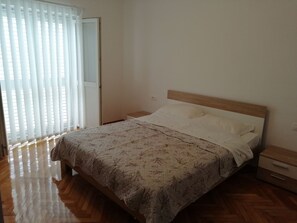 2 habitaciones, tabla de planchar con plancha y wifi gratis