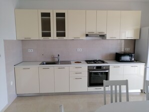 Fridge, microwave, oven, dishwasher - Apartment in Tribunj with Seaview, Balcony, Air condition, WIFI (5081-1) (Tribunj)