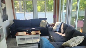 Unclassified image, 3 of 31, button - 10% OFF THE RENTAL FEE, ACTIVE AND RETIRED MILITARY! Come Visit 'Let It B"! (Huddleston)