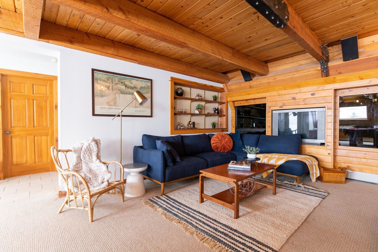 Casa Livingston · 5 Bedroom, 5 bath, Pool and Hot Tub!