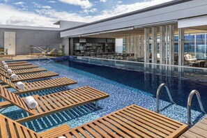 Outdoor pool, open 8:00 AM to 9:00 PM, sun loungers - AC Hotel San Jose Airport Belen (La Ribera)