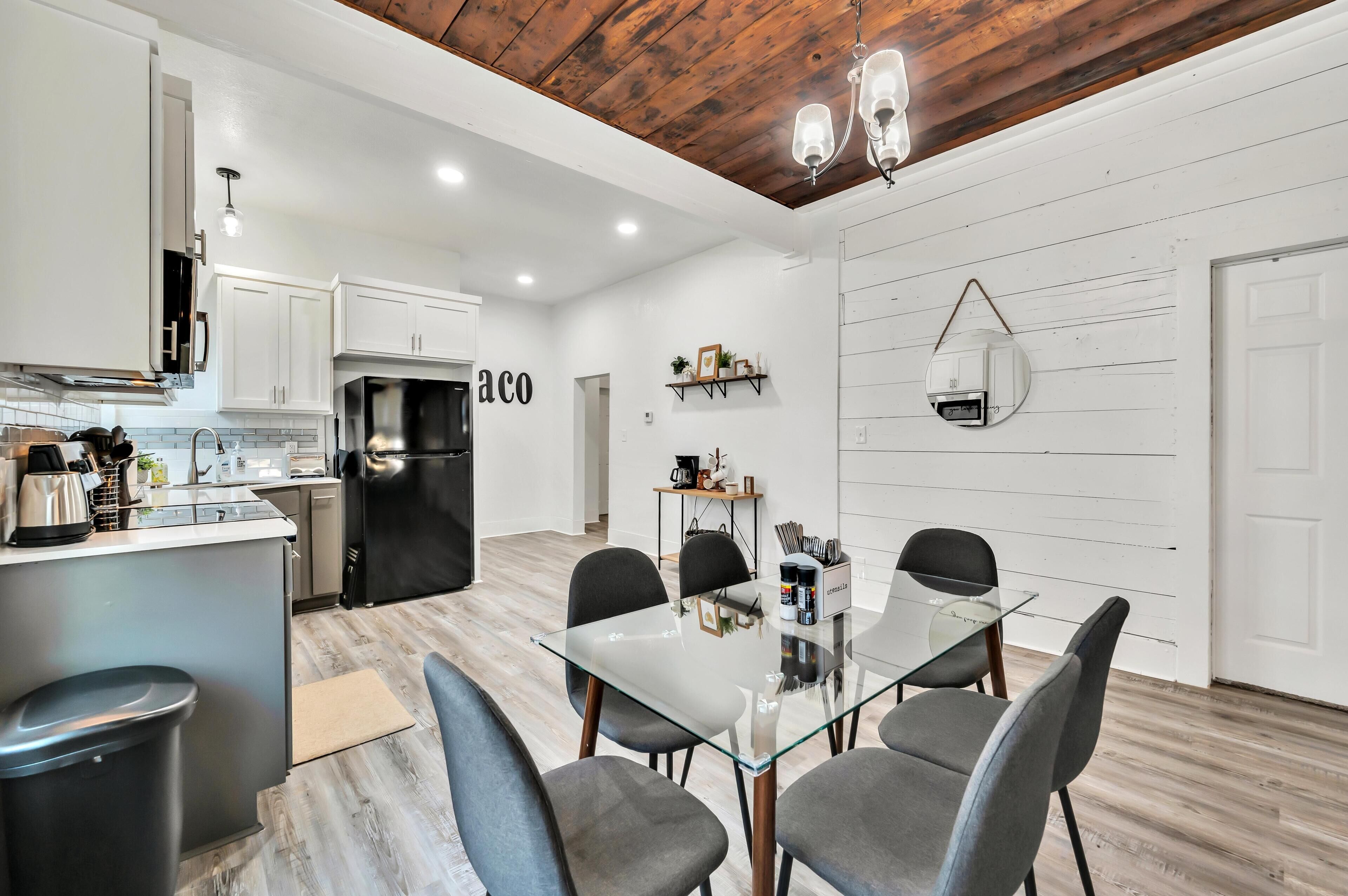 The Shiplap Cottage: 9min to Silos/Downtown/Baylor