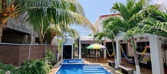 Traditional Colonial House, in private community 5 minutes from the Beachminutes
