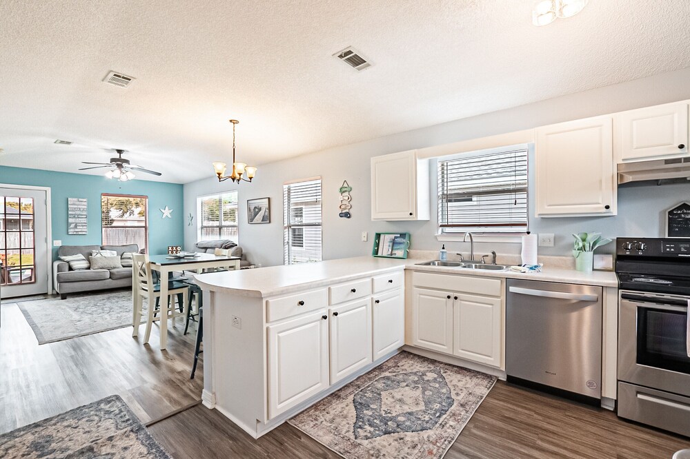 Surfside Cottage near Navarre Beach