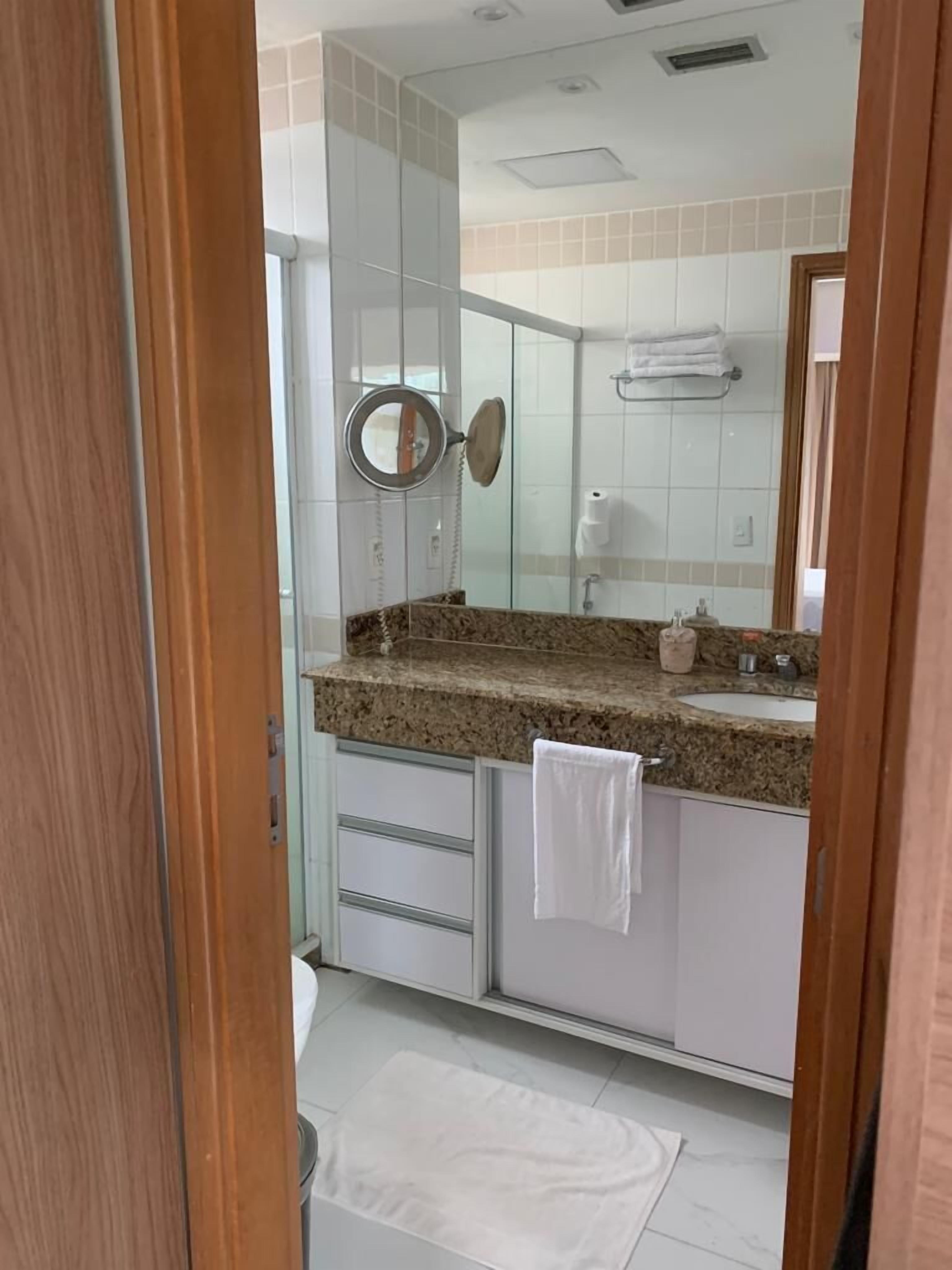 room 206 flat | bathroom | shower