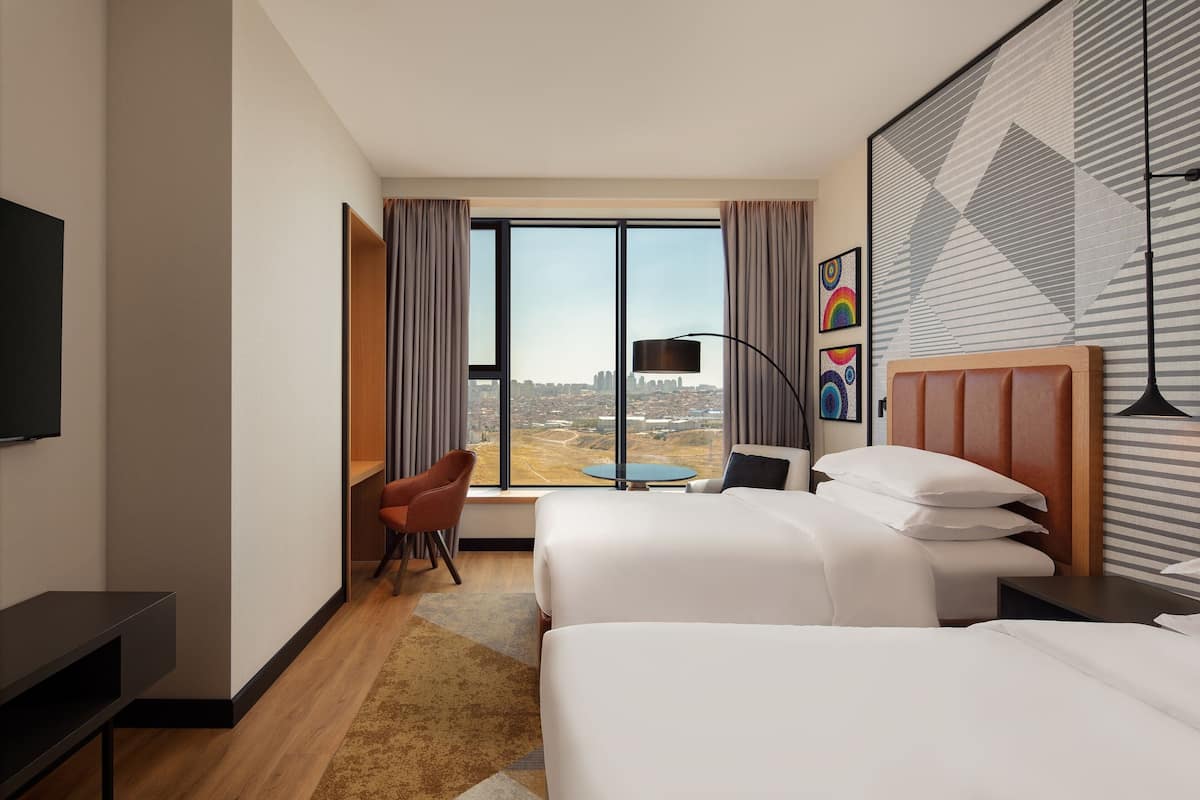 Deluxe Room, 2 Single Beds, Non Smoking, City View | Minibar, in-room safe, desk, iron/ironing board
