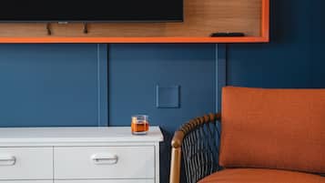 1 bedroom, premium bedding, in-room safe, desk