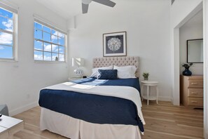 3 bedrooms, desk, iron/ironing board, free WiFi
