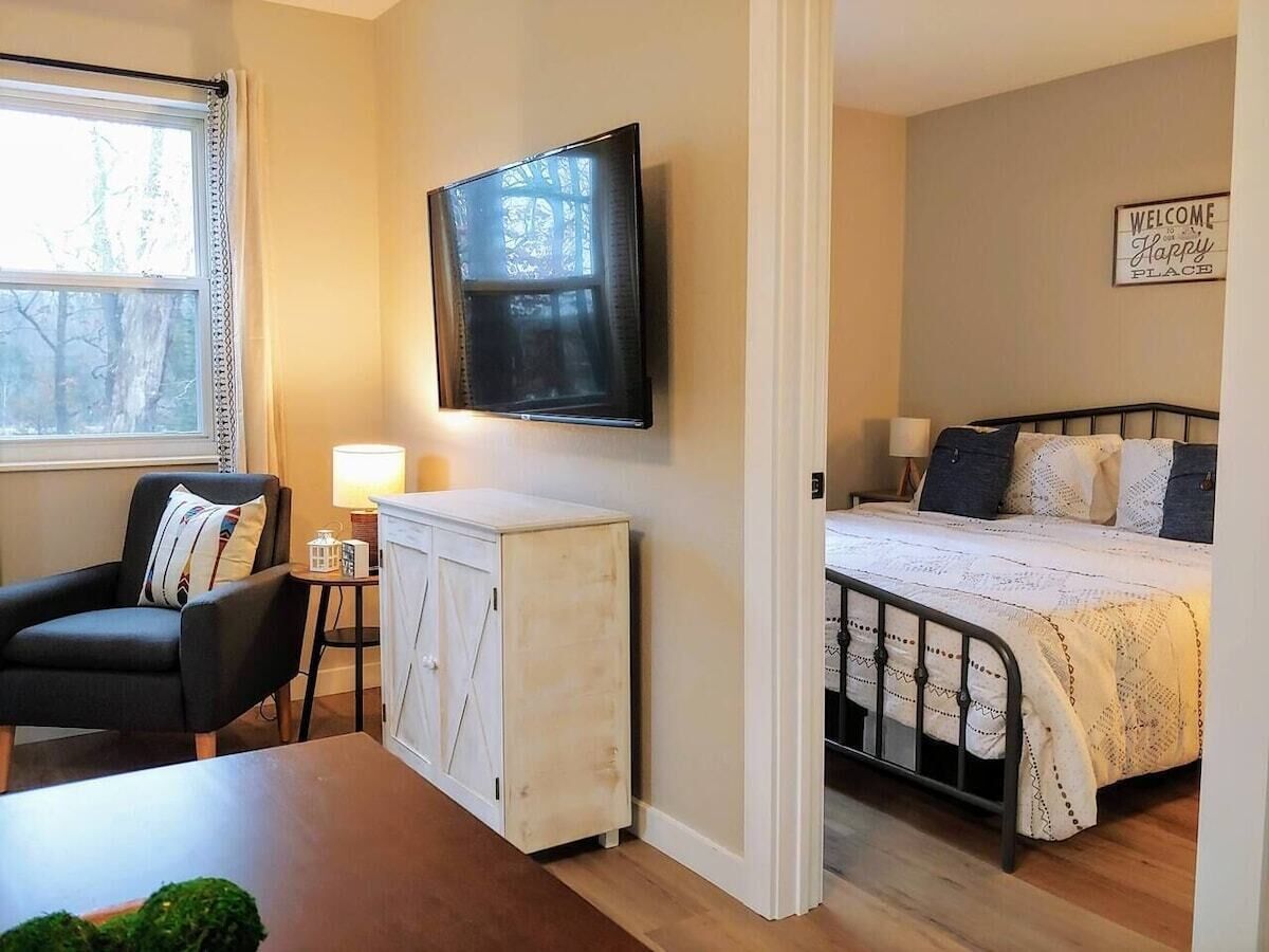 1 bedroom, travel crib, WiFi, bed sheets