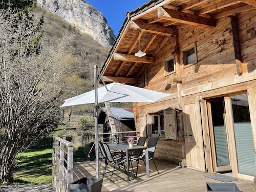 Chalet à proximité des sentiers de randonnée et de la voie verte du lac d'Annecy