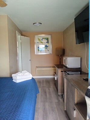 Deluxe Single Room | Egyptian cotton sheets, premium bedding, free WiFi