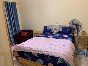 3 bedrooms, iron/ironing board, WiFi, bed sheets
