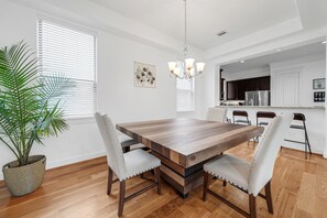 Dining - 🏠Large/Beautiful pet friendly🐶 Heights townhome (Houston)