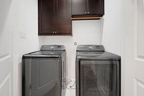 Interior - 🏠Large/Beautiful pet friendly🐶 Heights townhome (Houston)