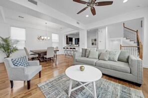 Smart TV - 🏠Large/Beautiful pet friendly🐶 Heights townhome (Houston)