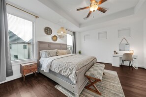 3 bedrooms, desk, iron/ironing board, free WiFi - 🏠Large/Beautiful pet friendly🐶 Heights townhome (Houston)