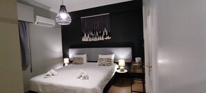 Free WiFi, bed sheets - Location...Acropolis (Athens)