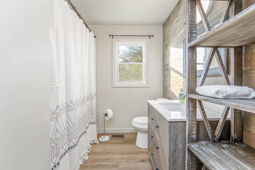 Bathtub, hair dryer
